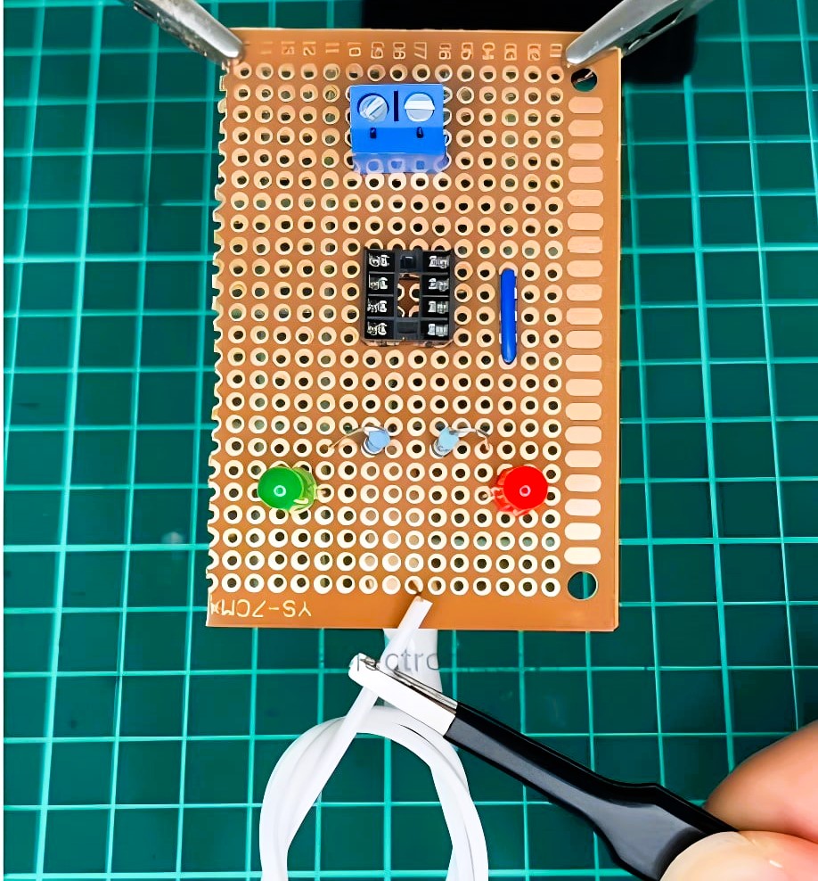 PLACA PERFORADA FENÓLICA PARA PROTOTIPOS - Imagen 2